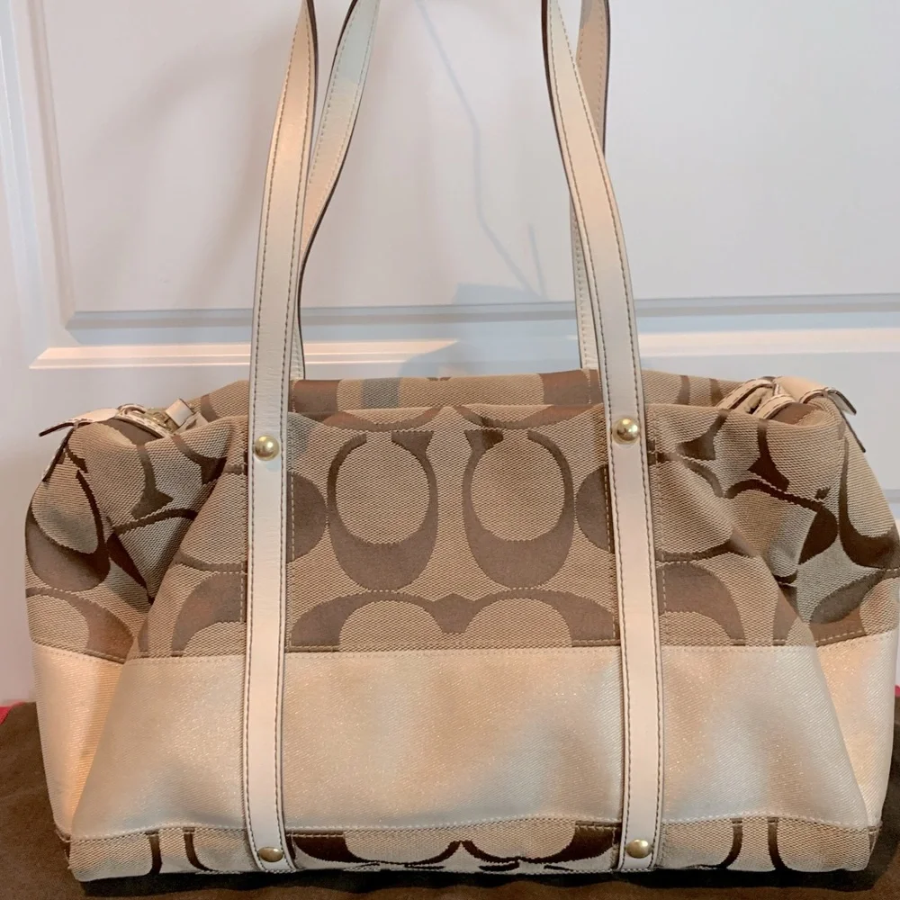 💯COACH signature collection - large tan/cream handbag - Picture 3 of 6